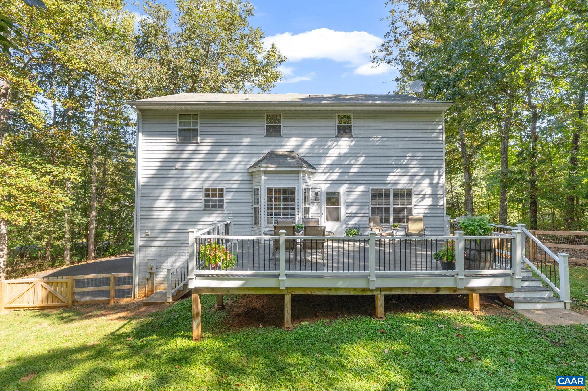 442 W ROSEWOOD DR