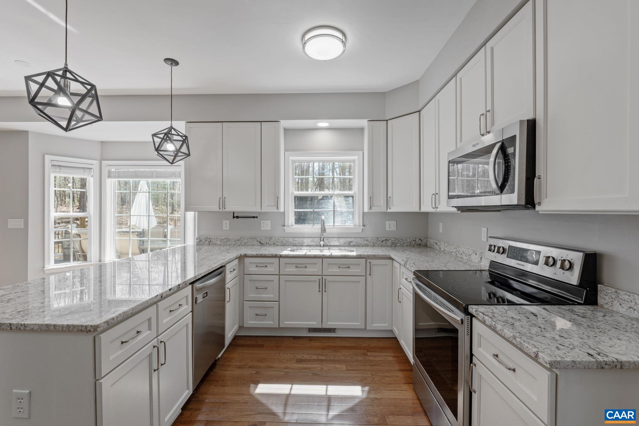 442 W ROSEWOOD DR