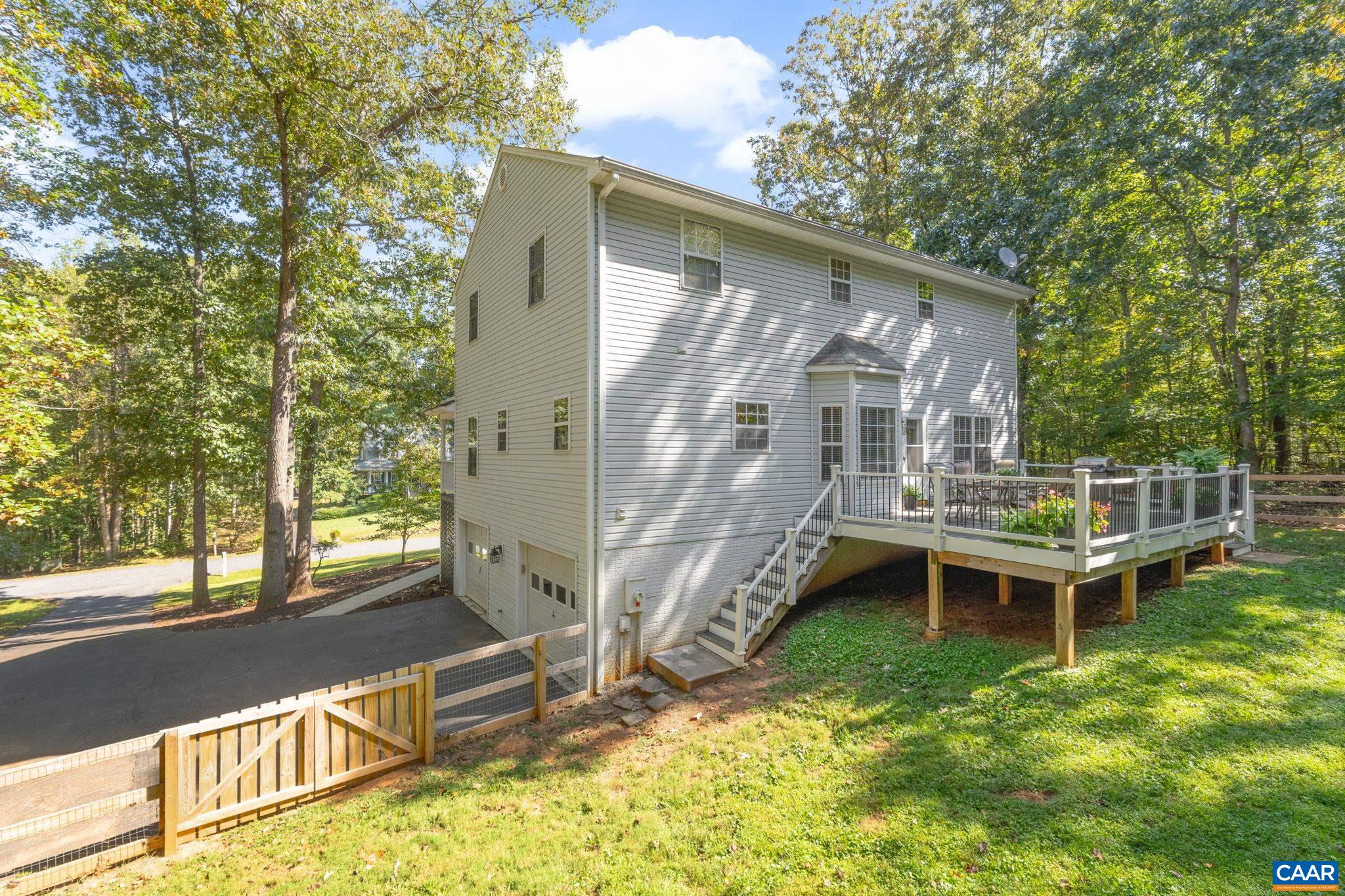 442 W ROSEWOOD DR