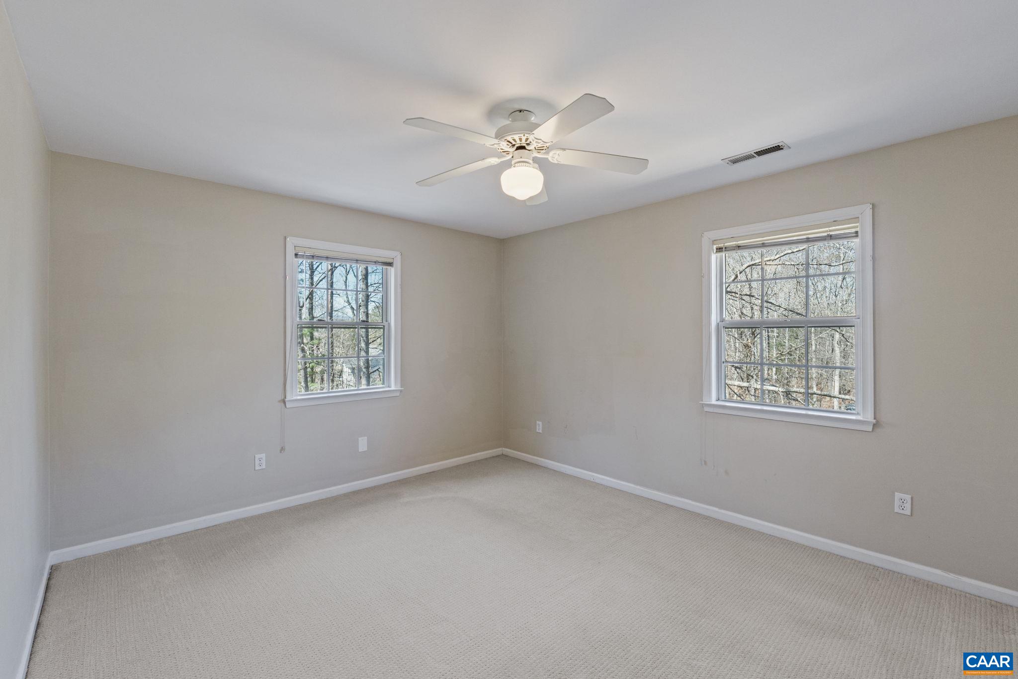 442 W ROSEWOOD DR