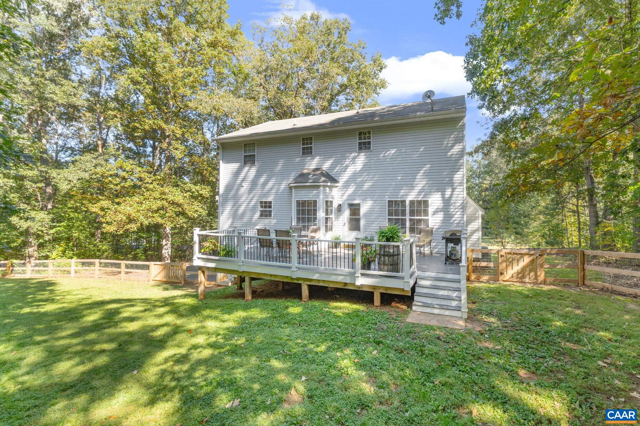 442 W ROSEWOOD DR