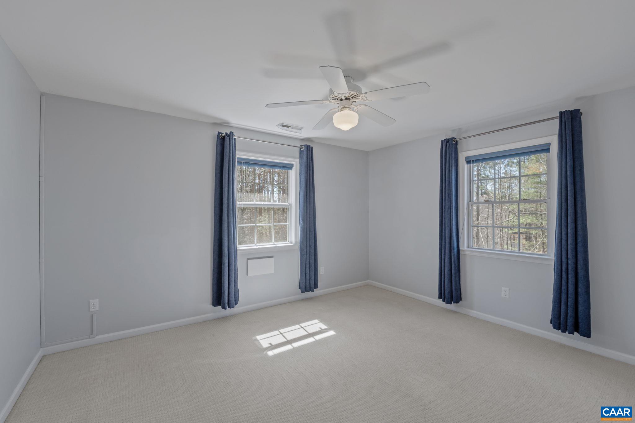 442 W ROSEWOOD DR
