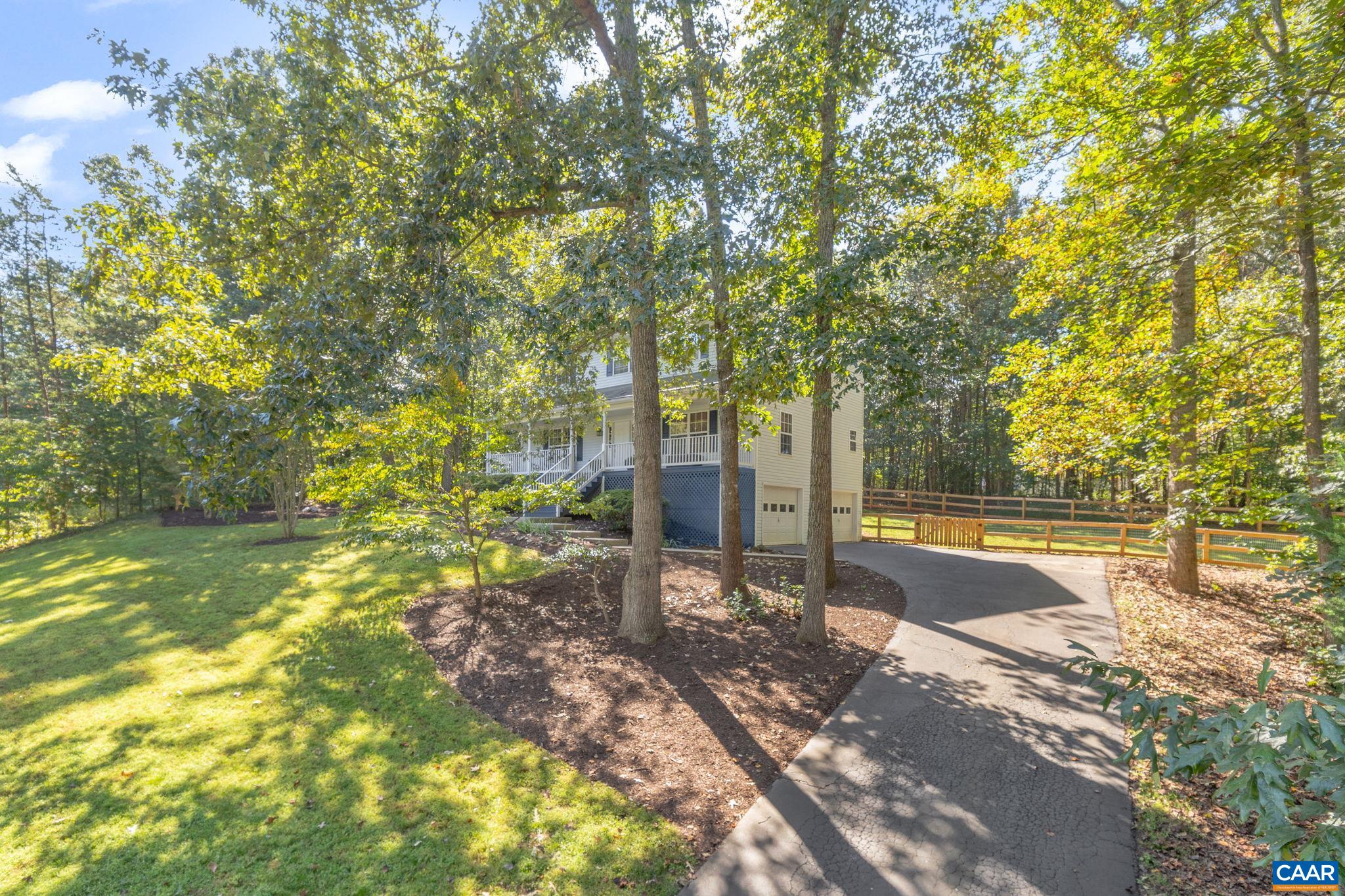 442 W ROSEWOOD DR