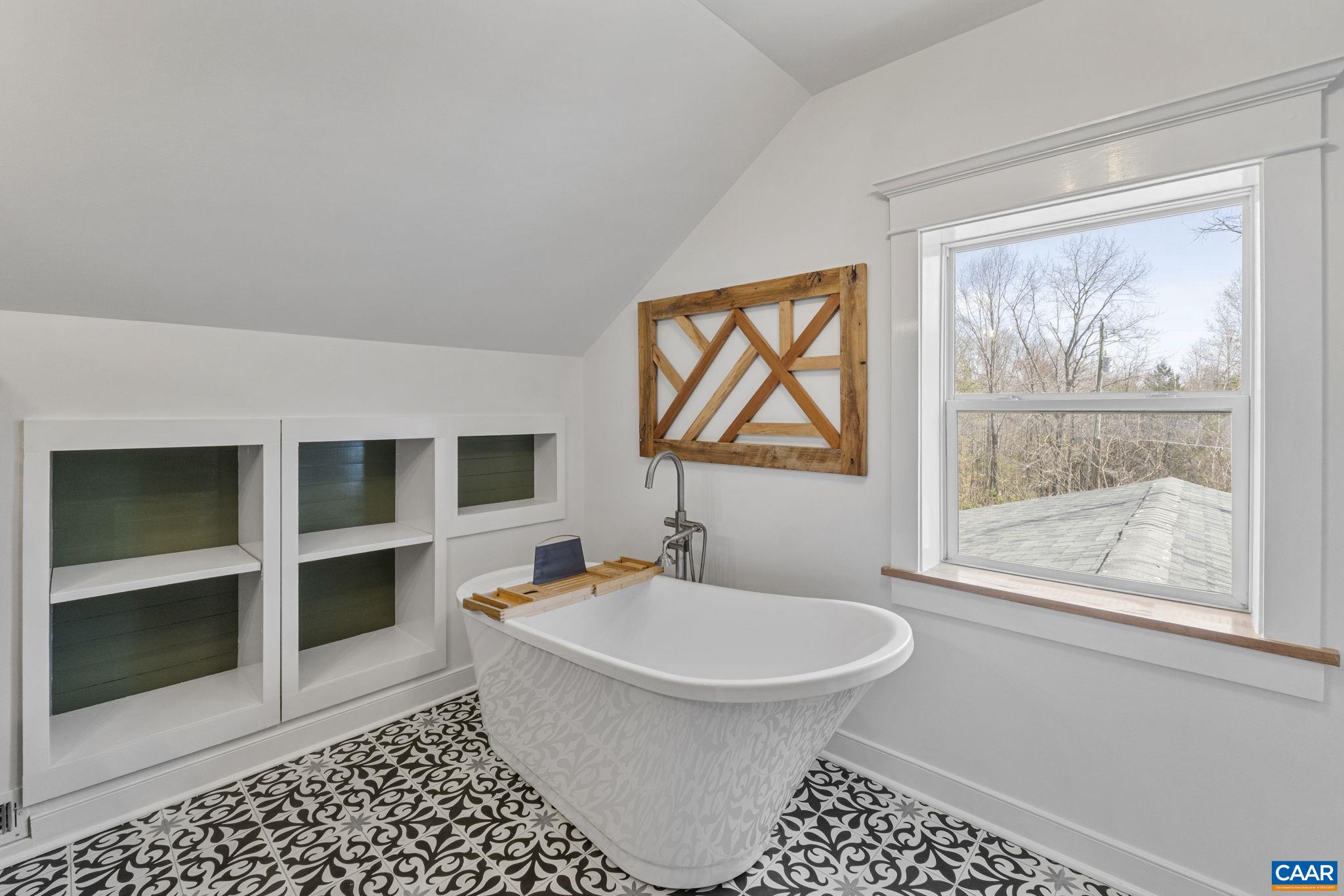 4941/4939 RICHMOND RD