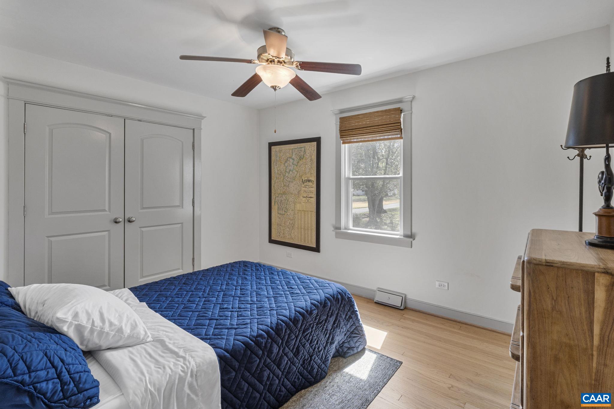 4941/4939 RICHMOND RD