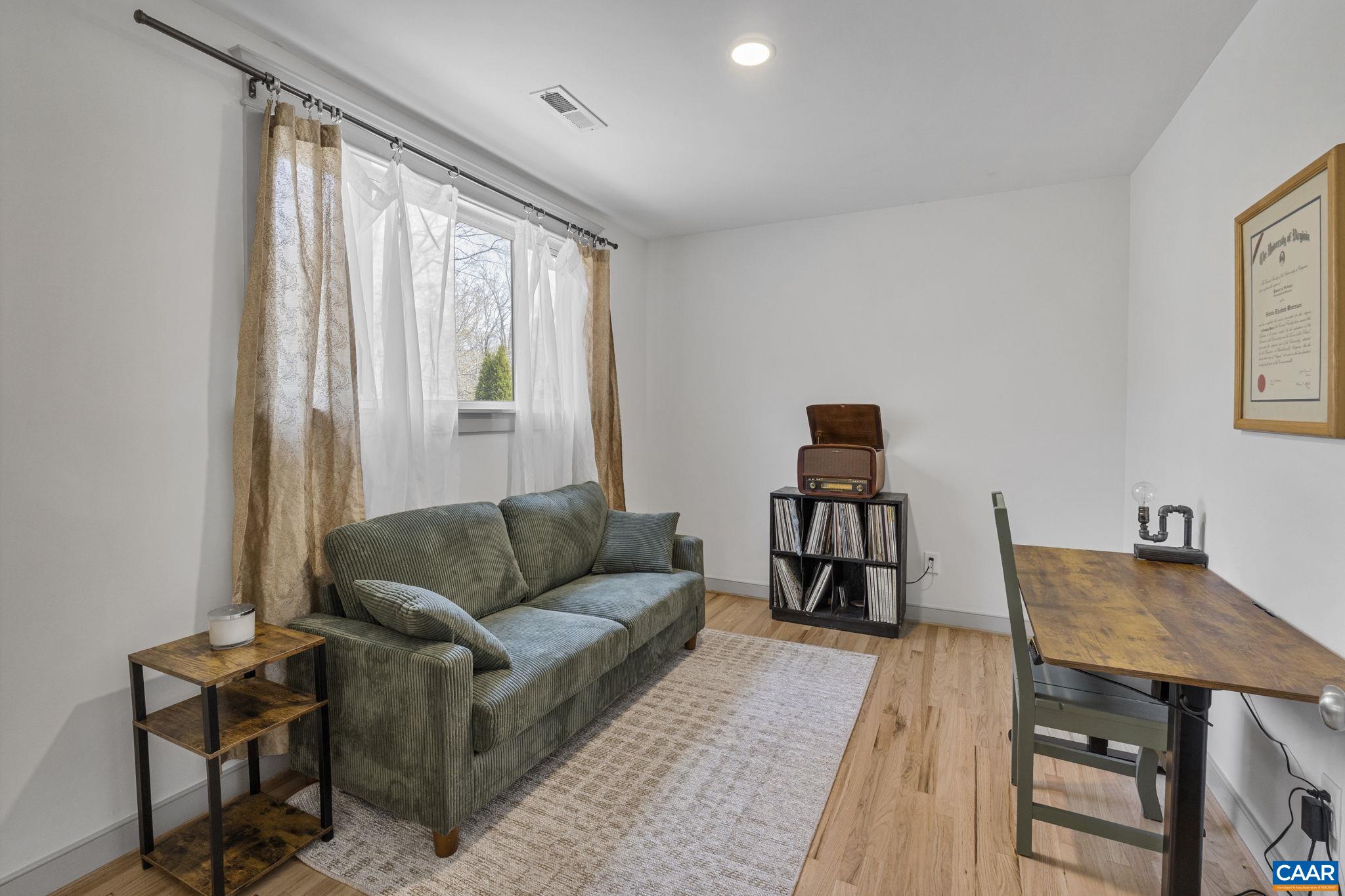 4941/4939 RICHMOND RD