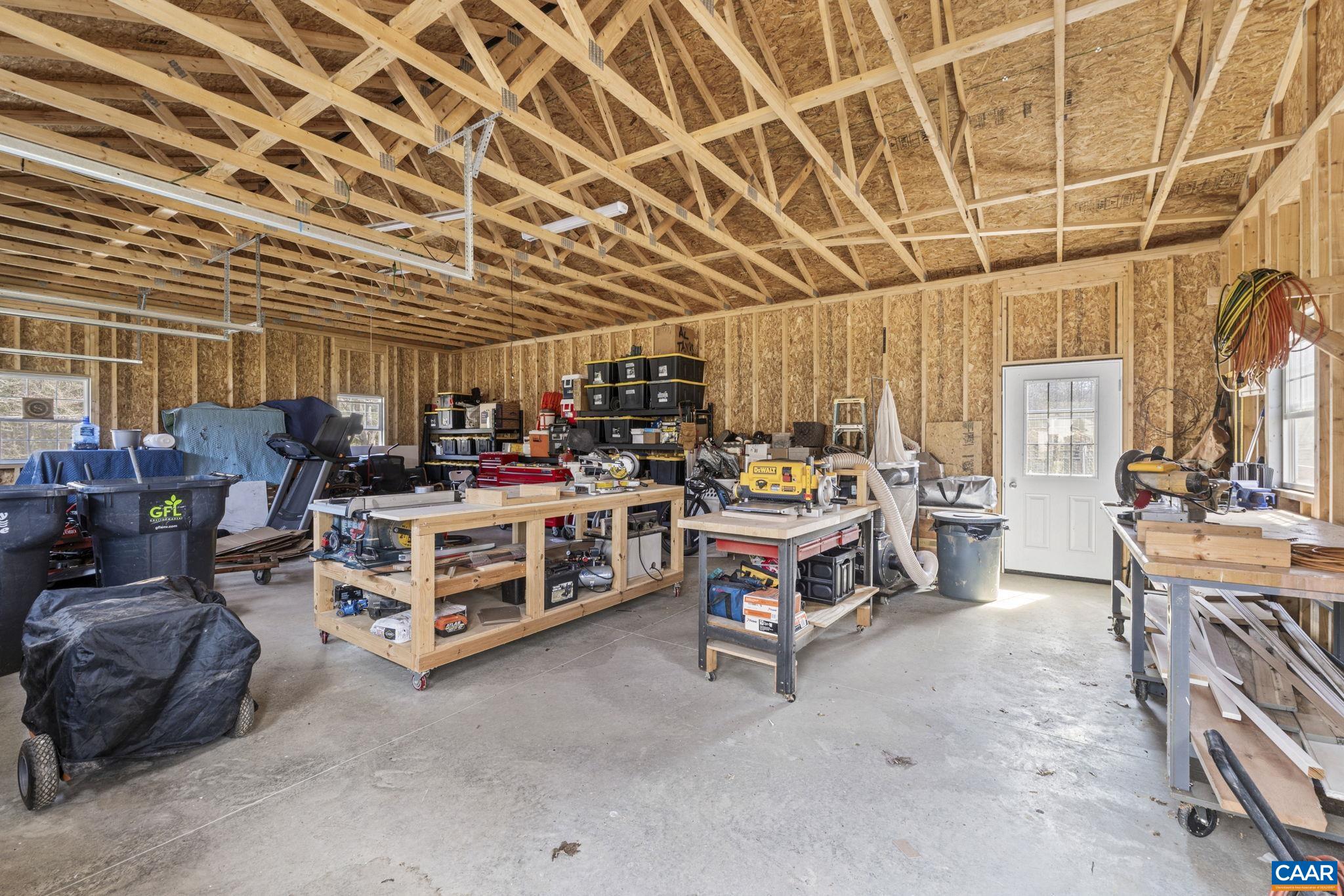 4941/4939 RICHMOND RD