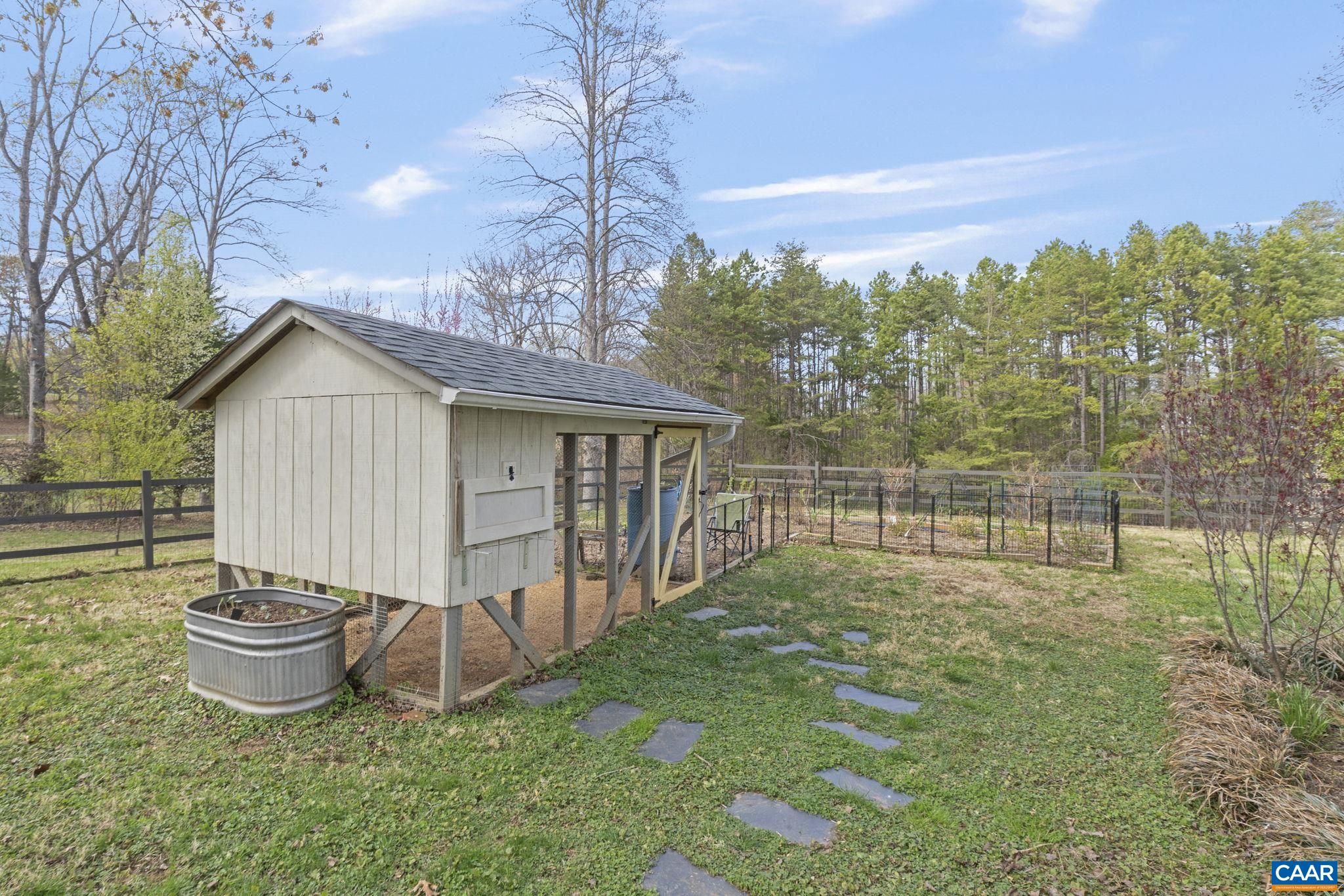 4941/4939 RICHMOND RD