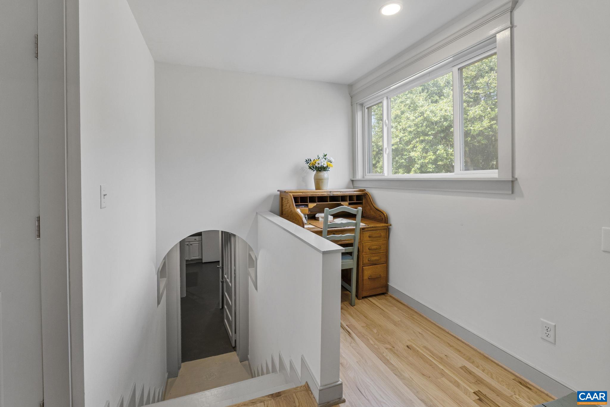 4941/4939 RICHMOND RD