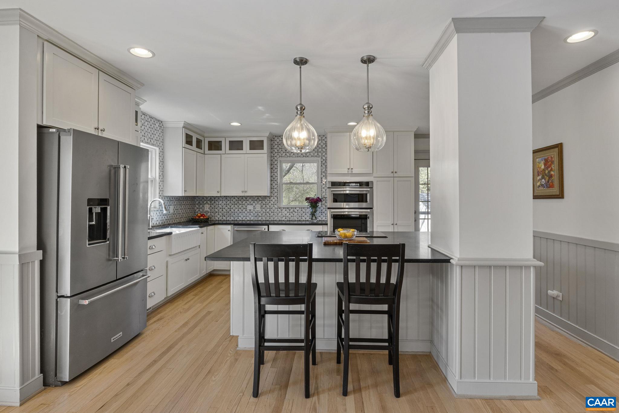 4941/4939 RICHMOND RD