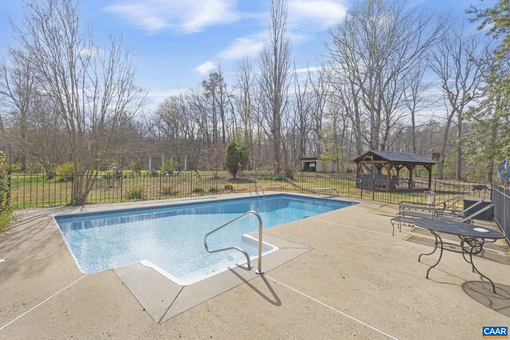 4941/4939 RICHMOND RD