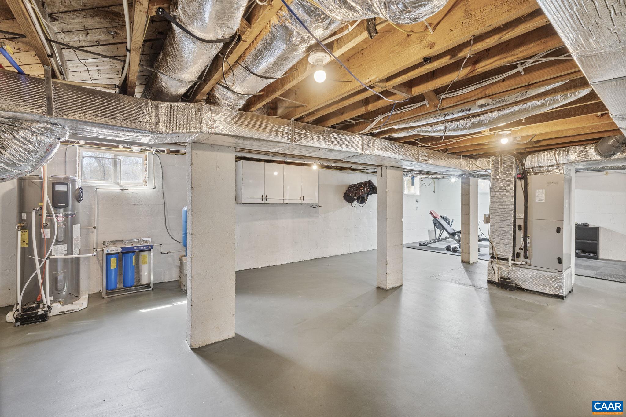 4941/4939 RICHMOND RD