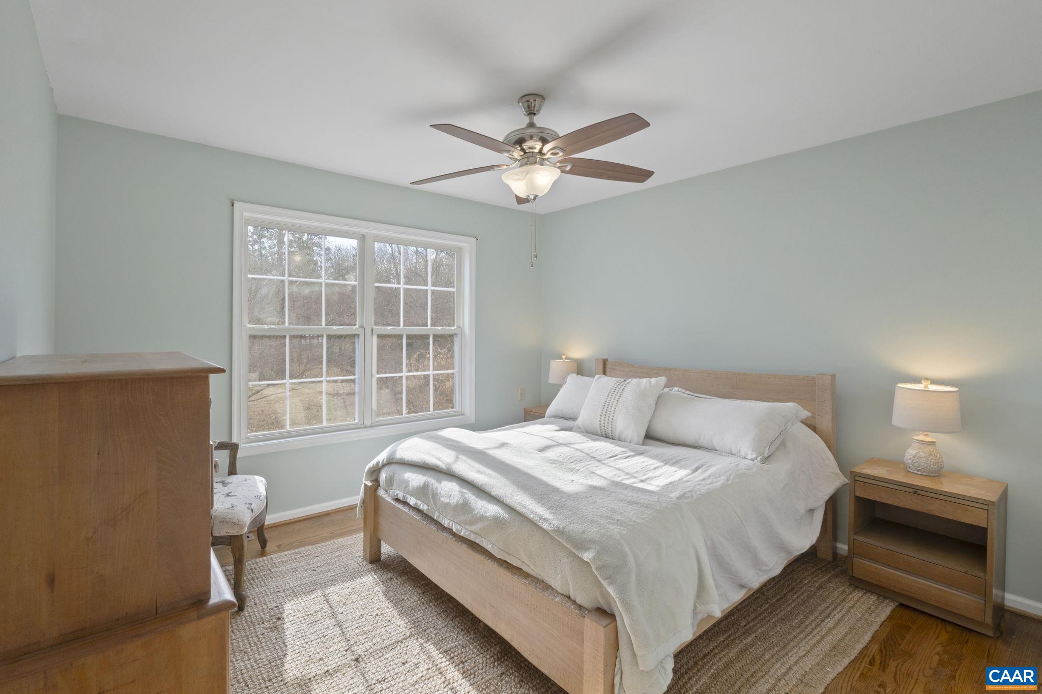 4941/4939 RICHMOND RD