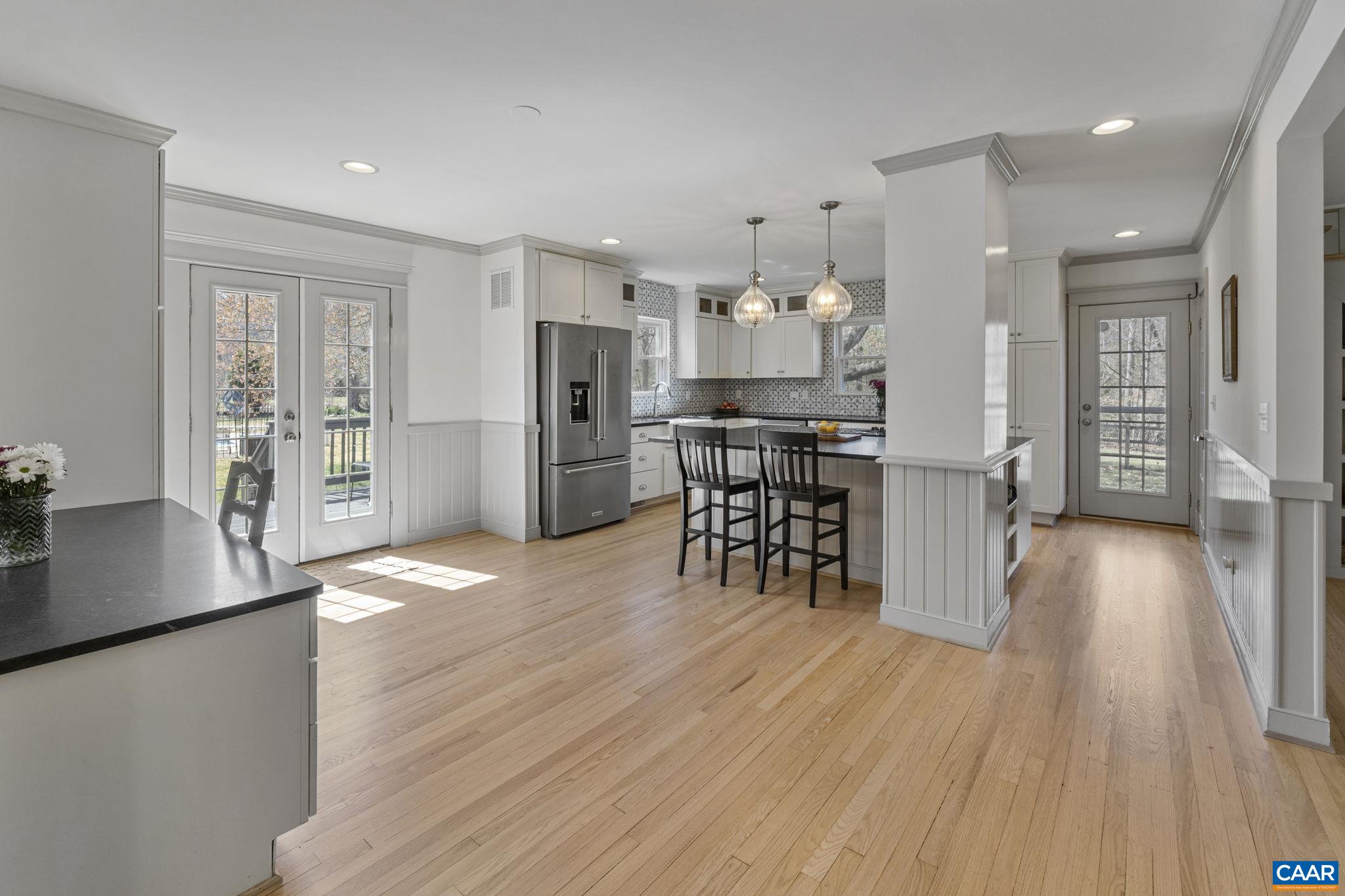 4941/4939 RICHMOND RD