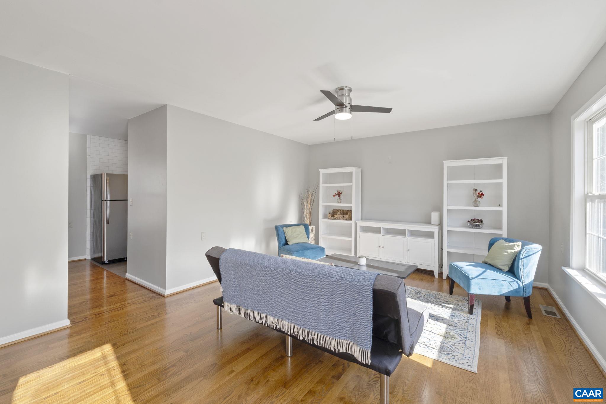 4941/4939 RICHMOND RD