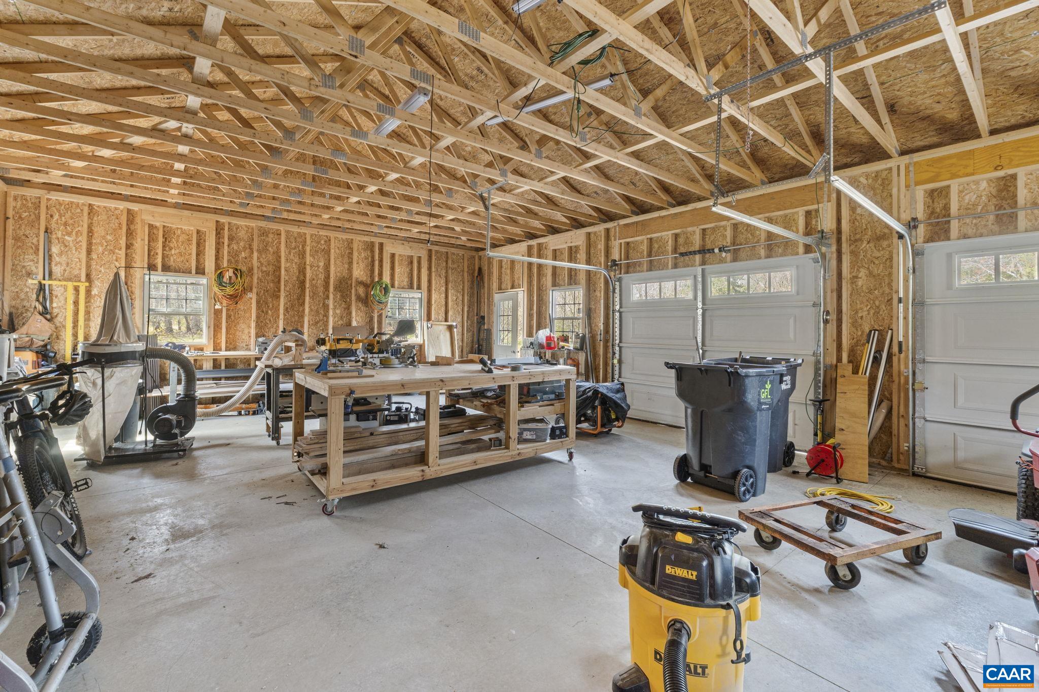 4941/4939 RICHMOND RD