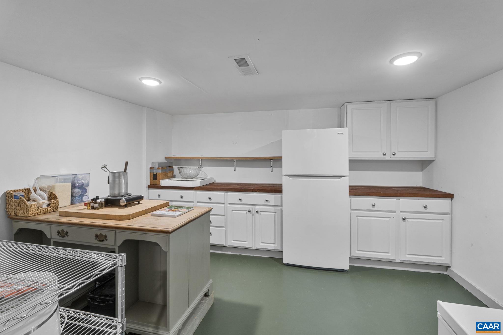 4941/4939 RICHMOND RD