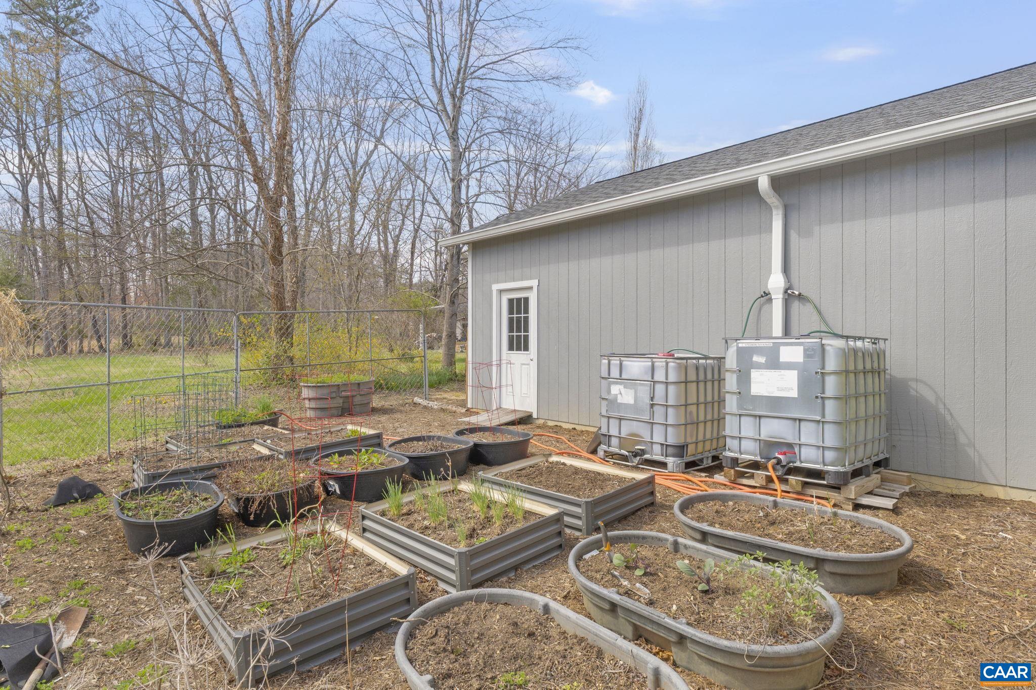 4941/4939 RICHMOND RD