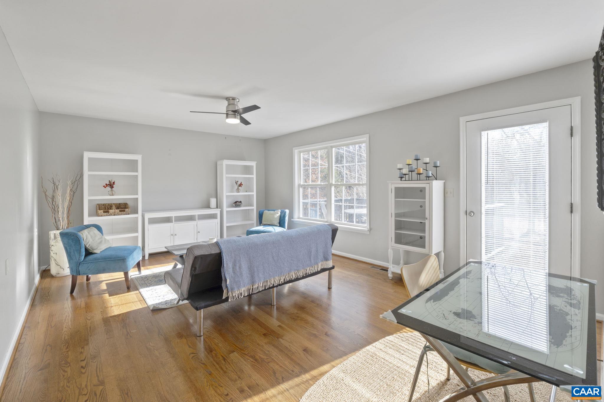 4941/4939 RICHMOND RD