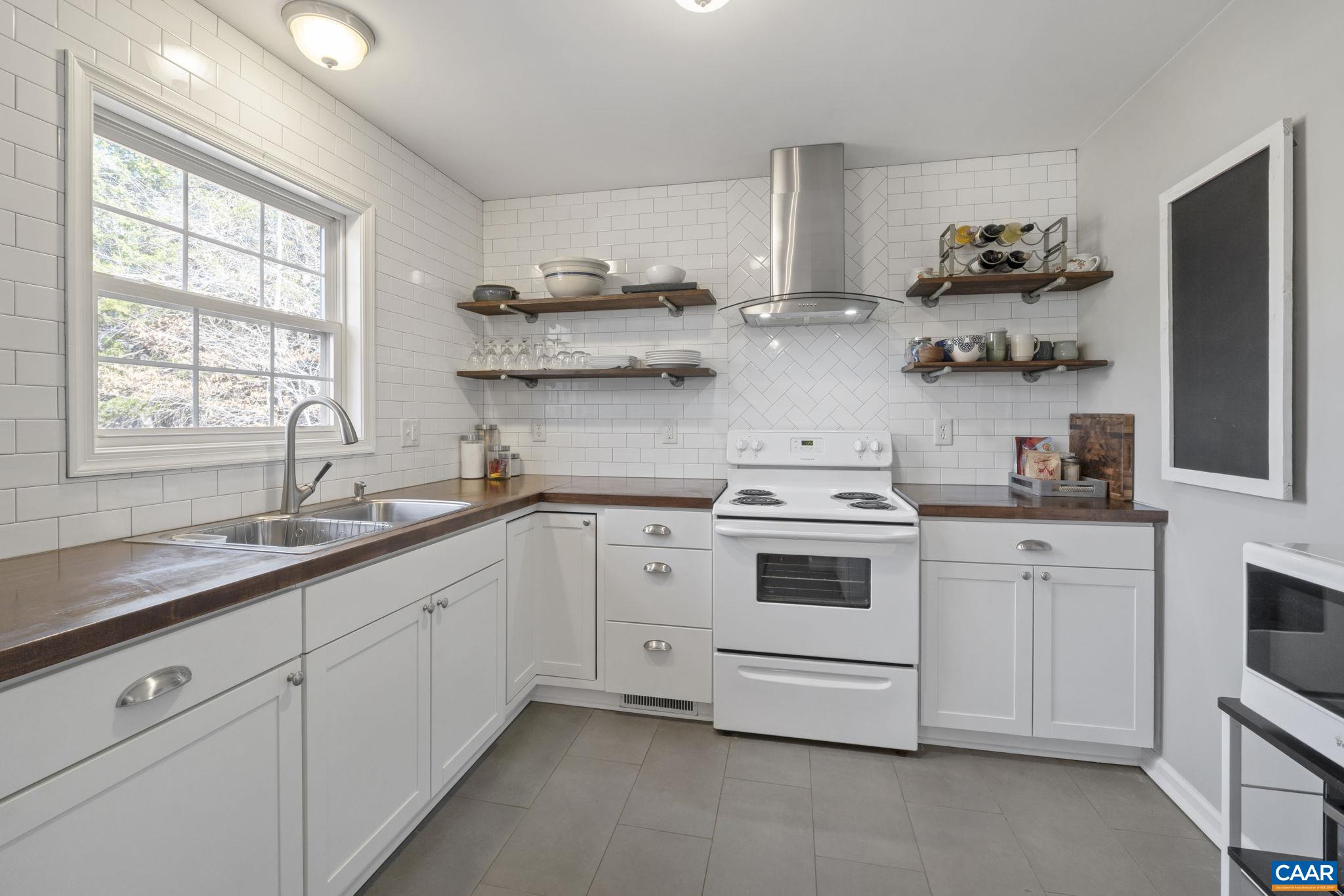 4941/4939 RICHMOND RD