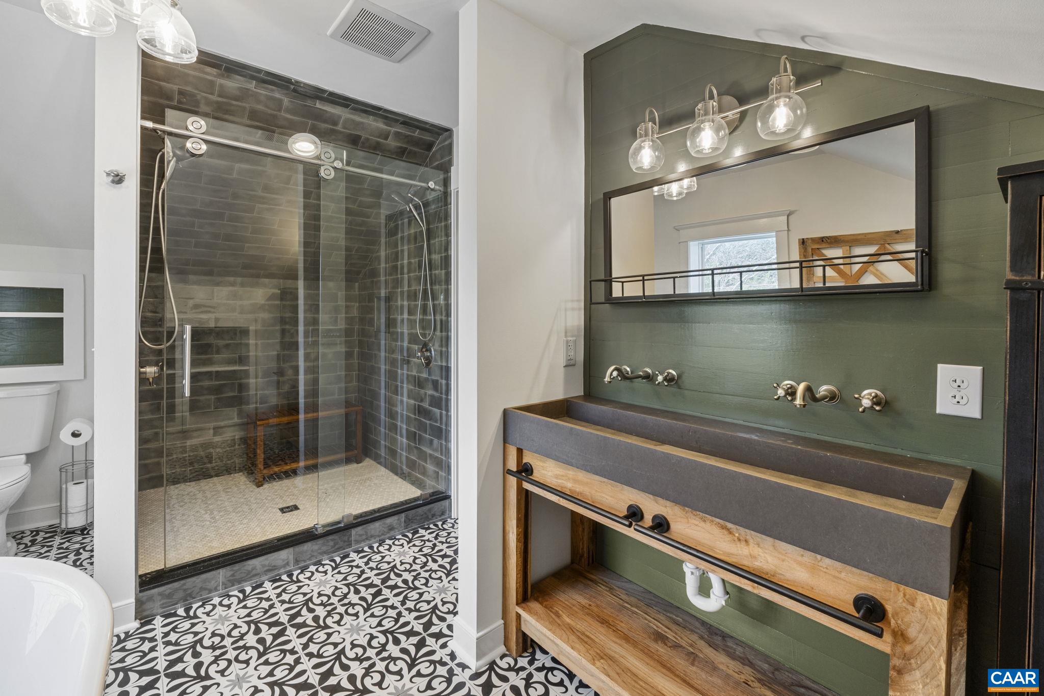 4941/4939 RICHMOND RD