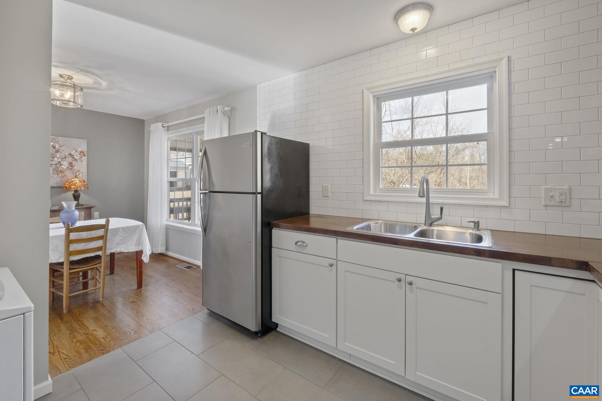 4941/4939 RICHMOND RD