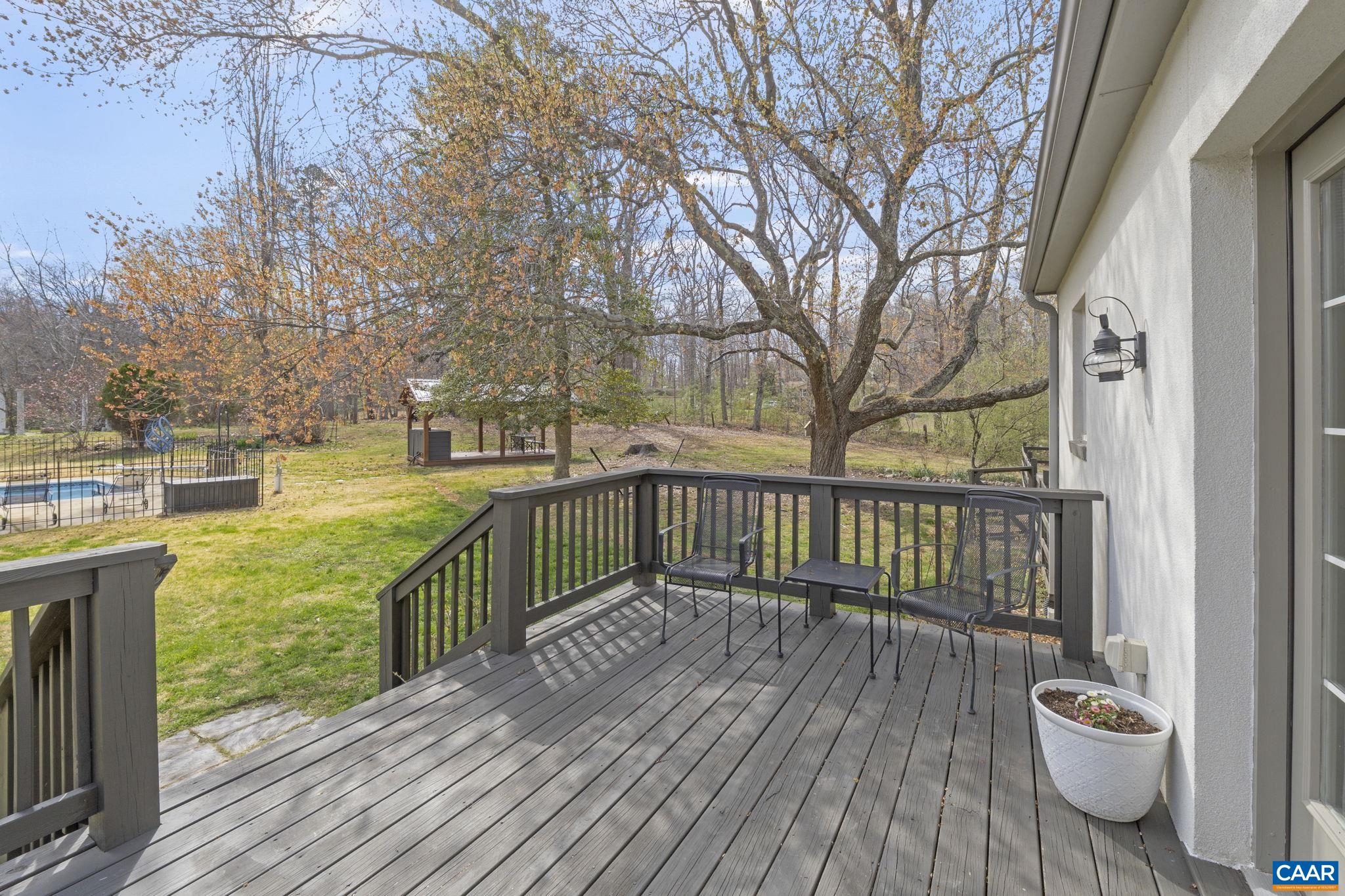 4941/4939 RICHMOND RD