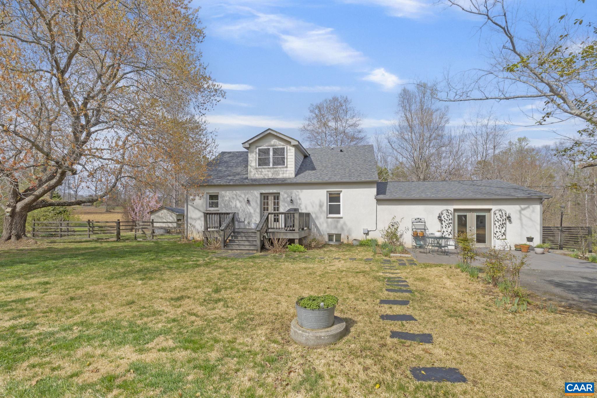 4941/4939 RICHMOND RD