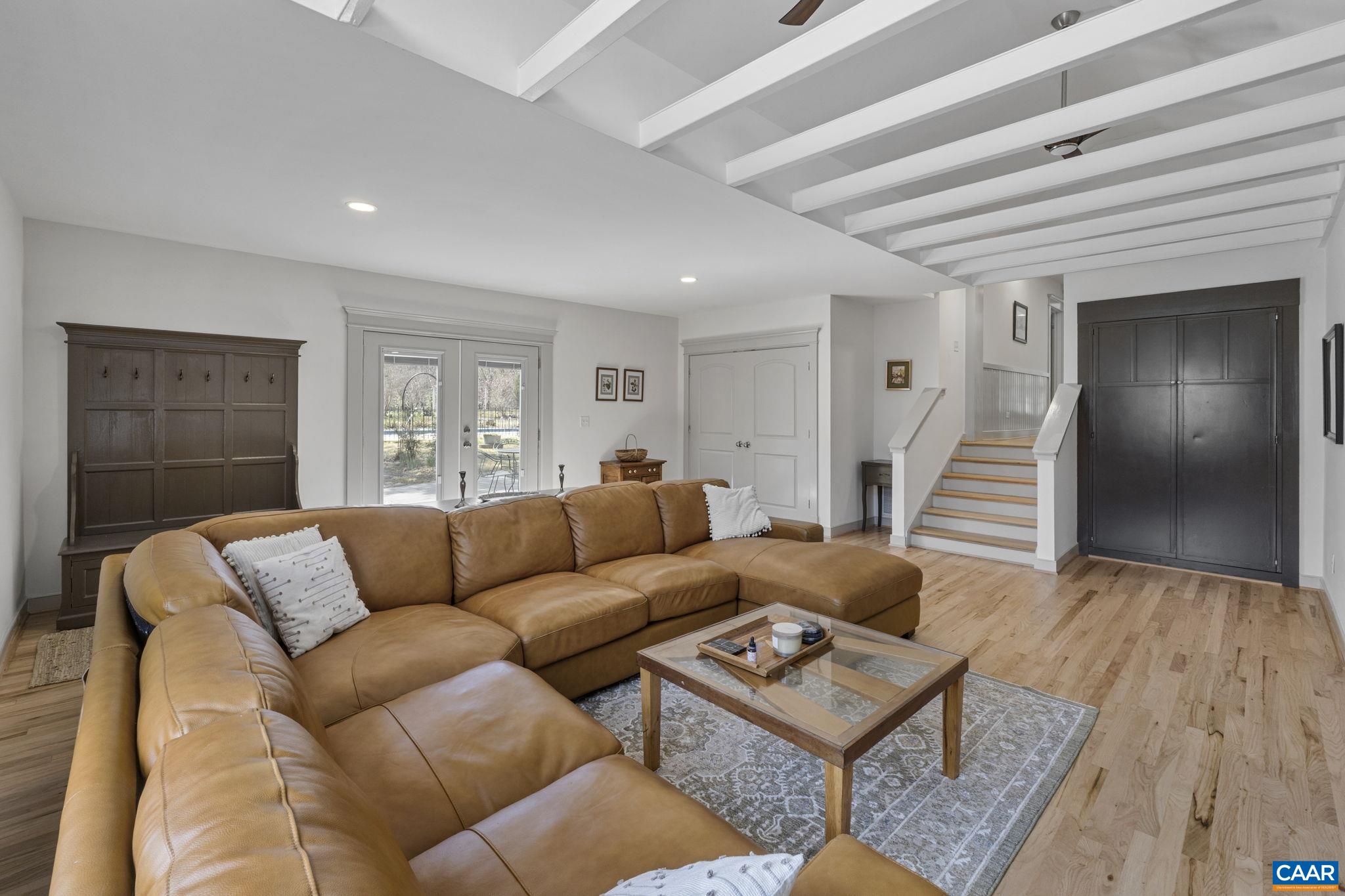 4941/4939 RICHMOND RD