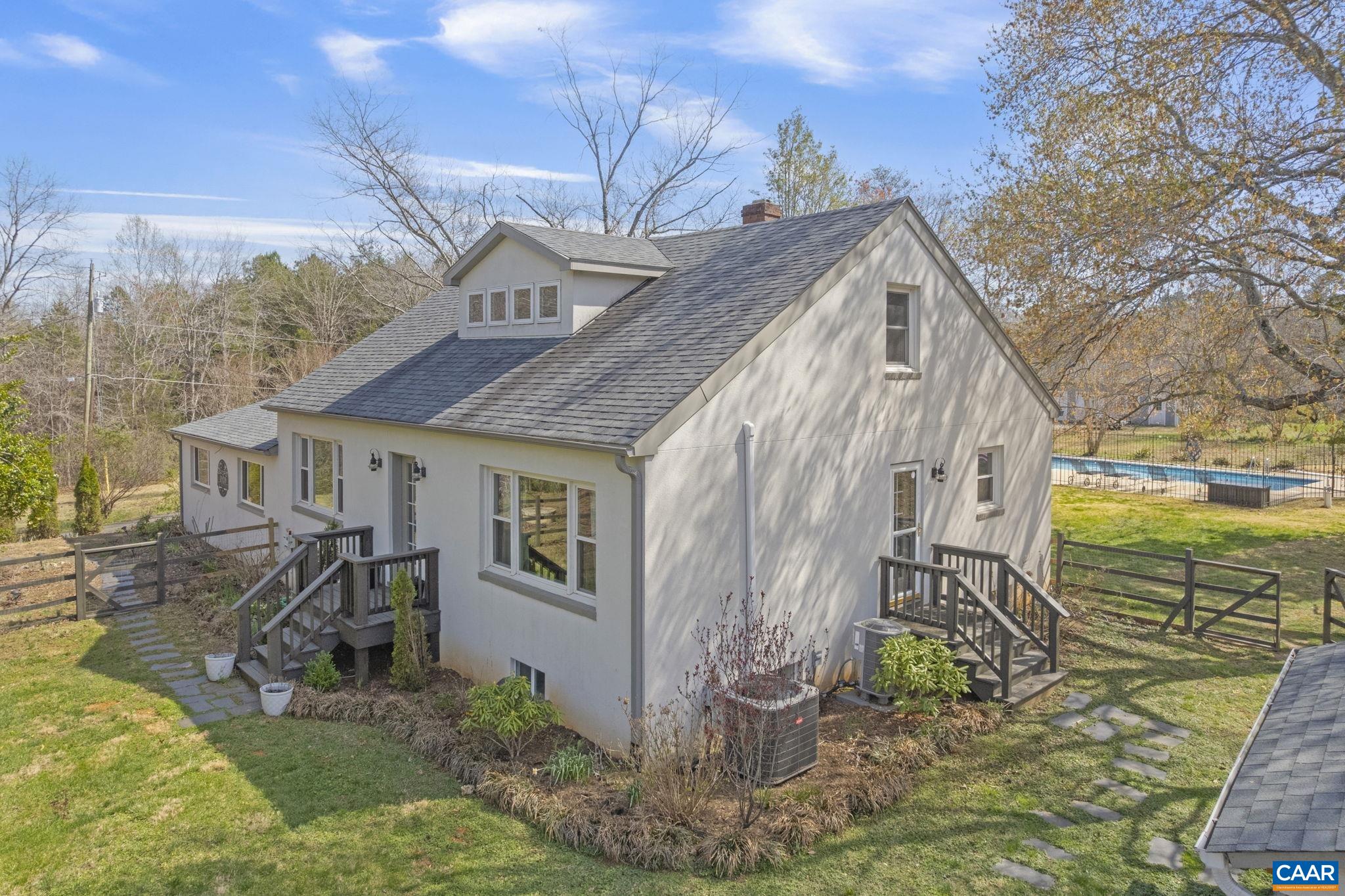 4941/4939 RICHMOND RD