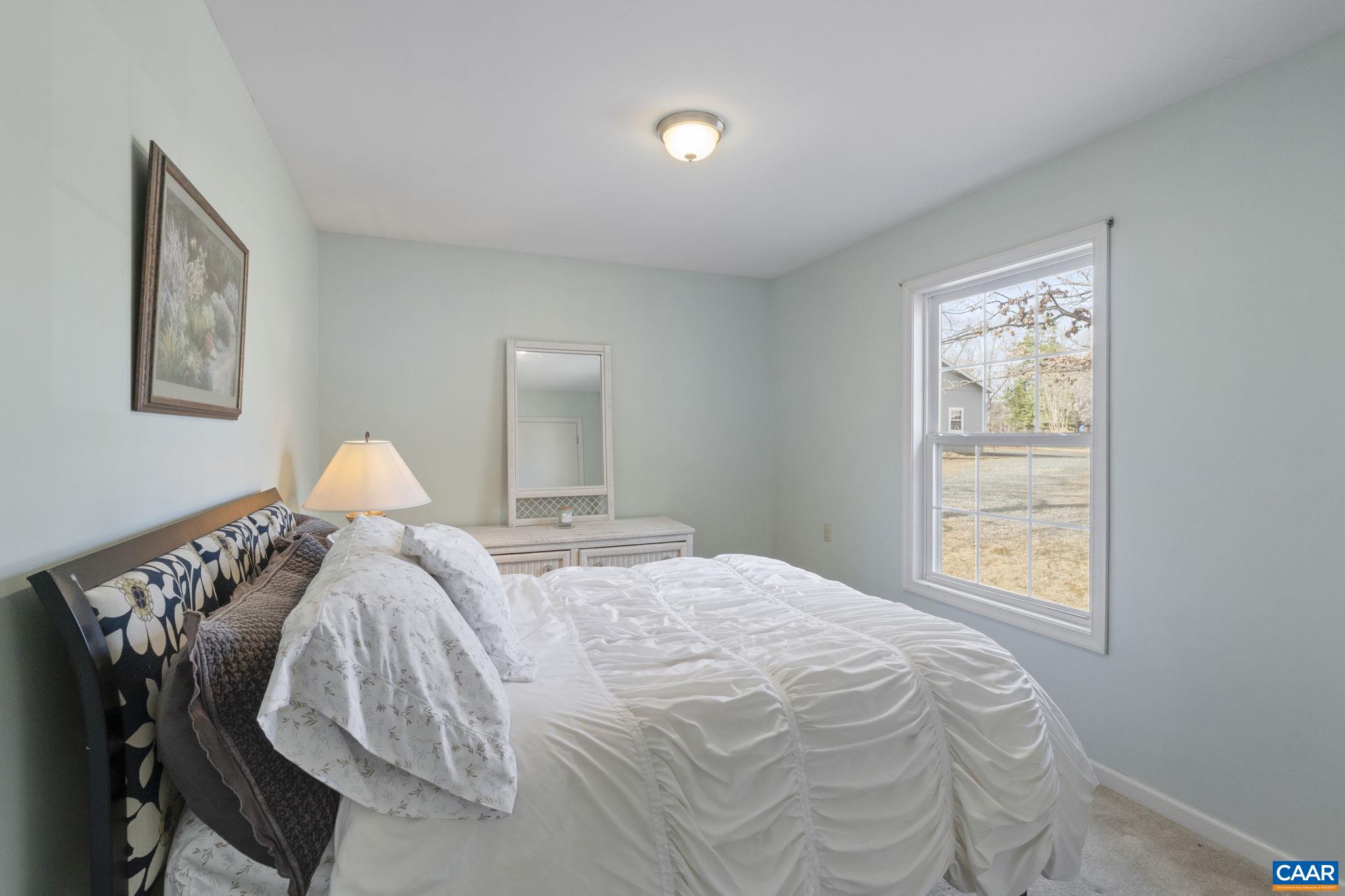 4941/4939 RICHMOND RD