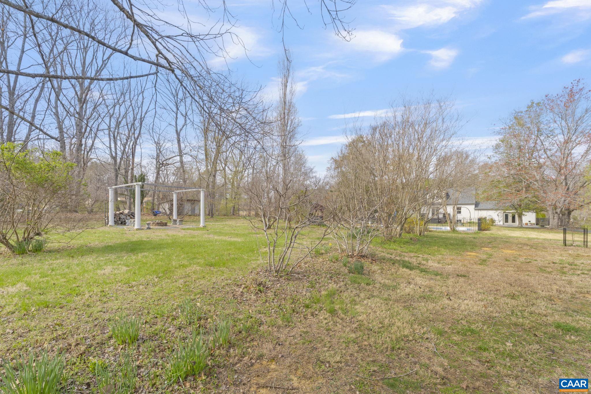 4941/4939 RICHMOND RD