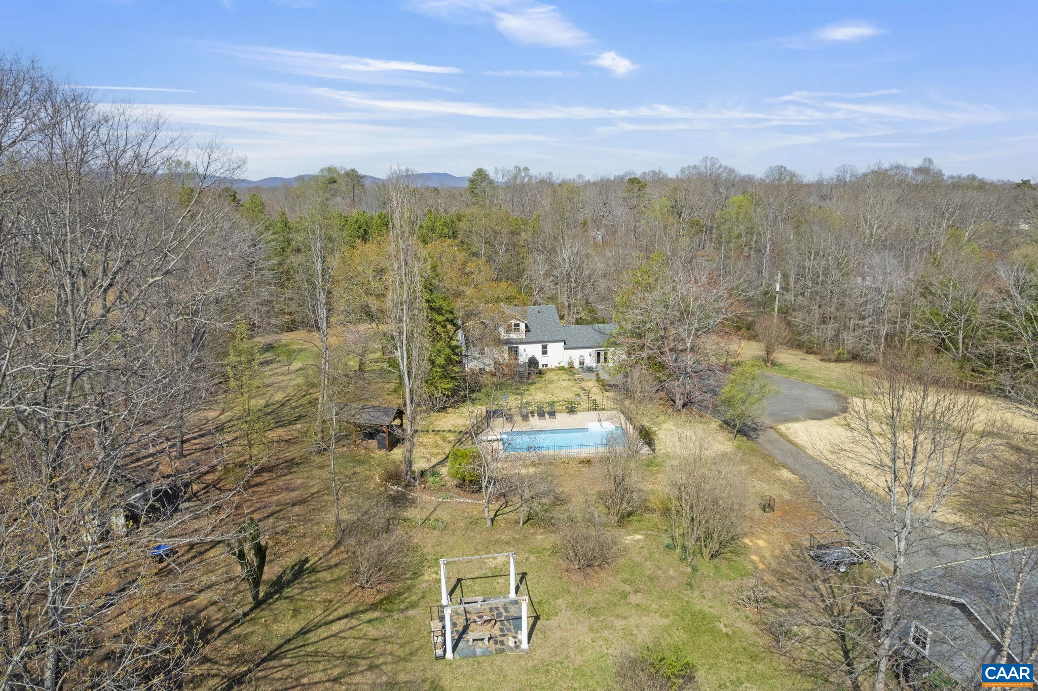 4941/4939 RICHMOND RD