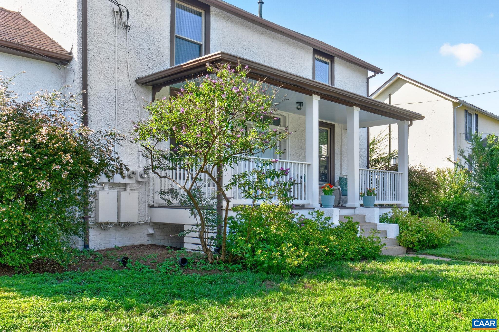 207 DOUGLAS AVE