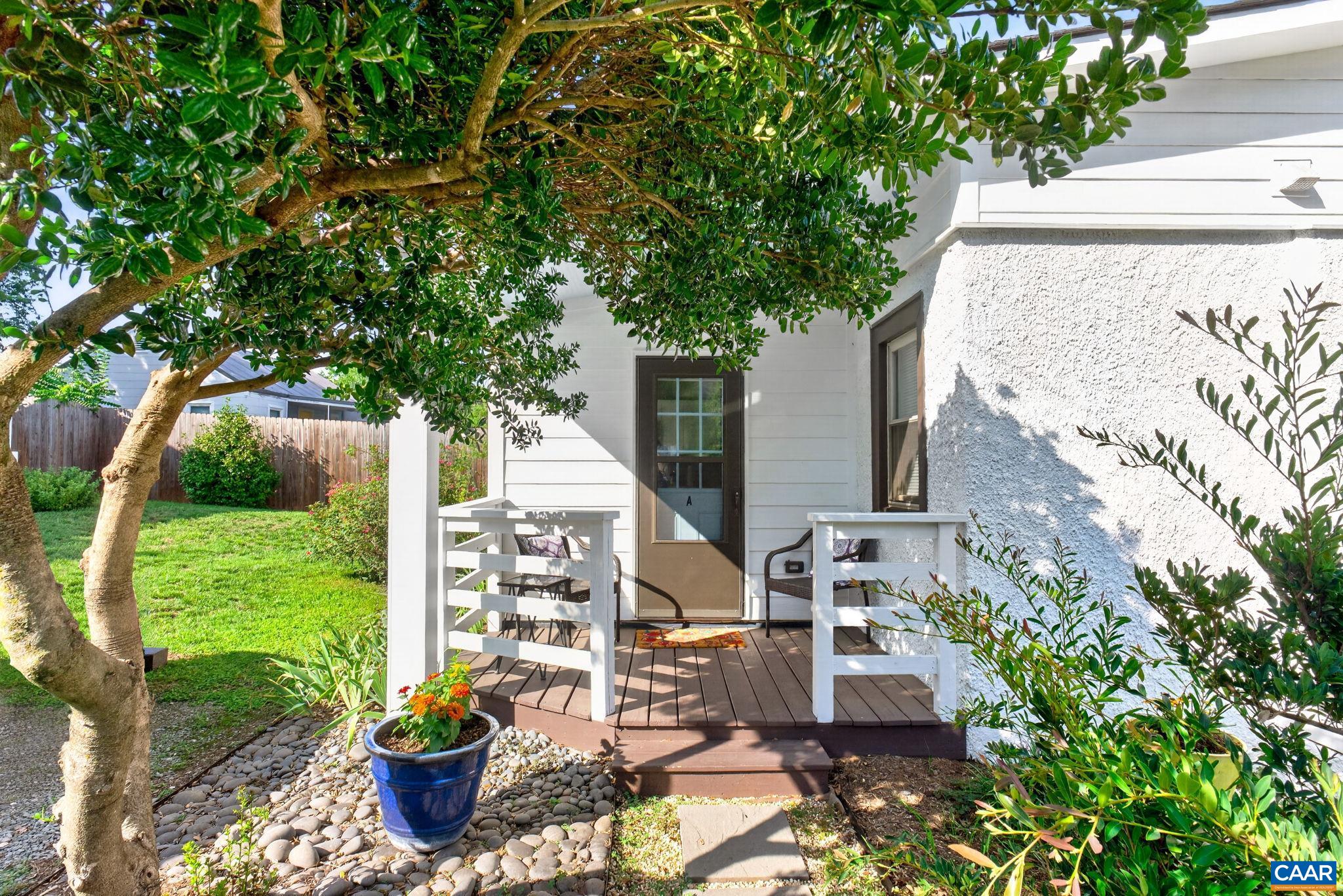 207 DOUGLAS AVE