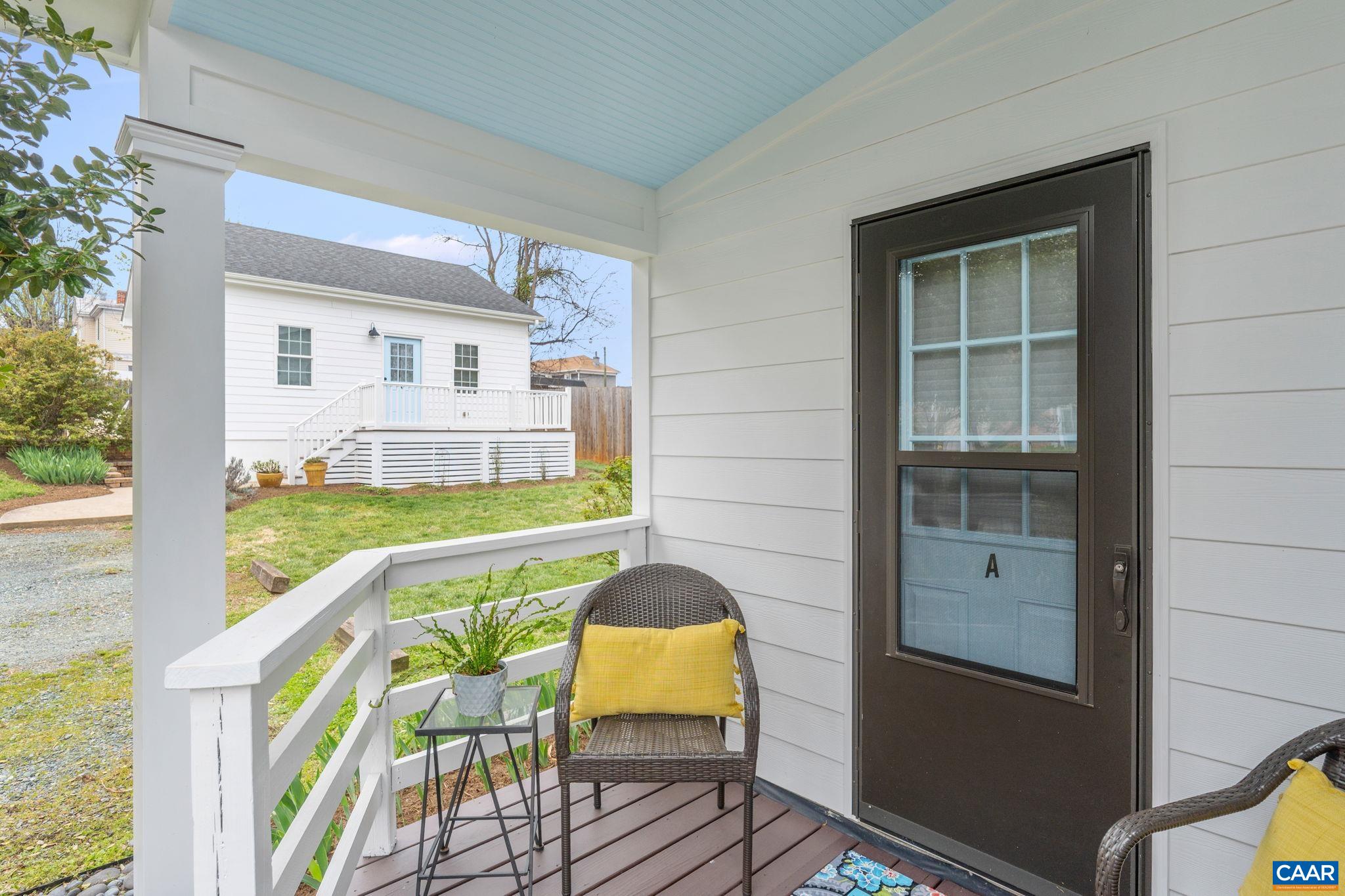 207 DOUGLAS AVE