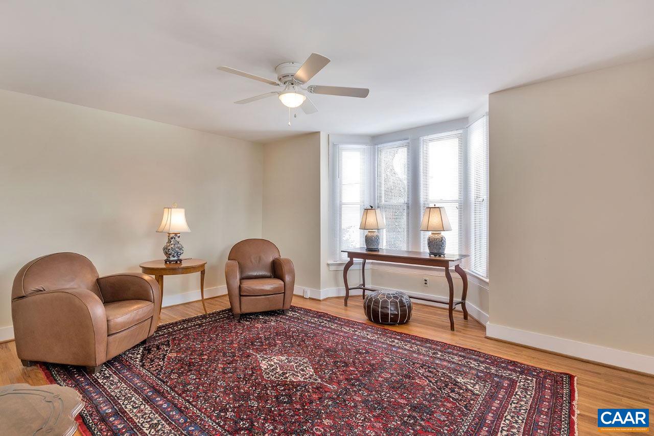 207 DOUGLAS AVE