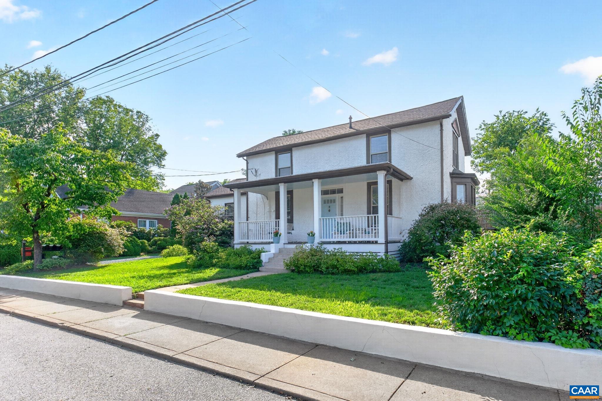 207 DOUGLAS AVE