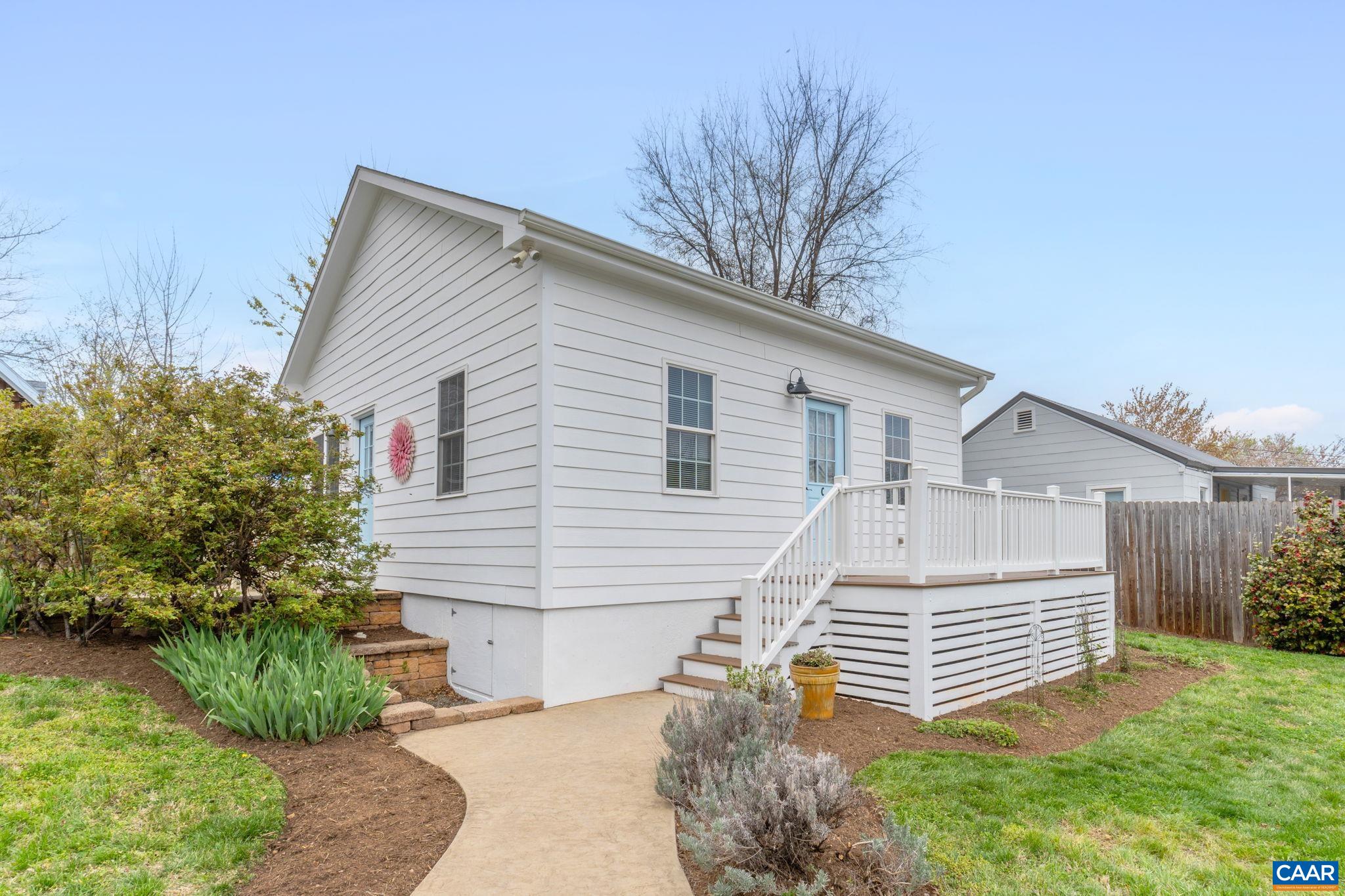 207 DOUGLAS AVE