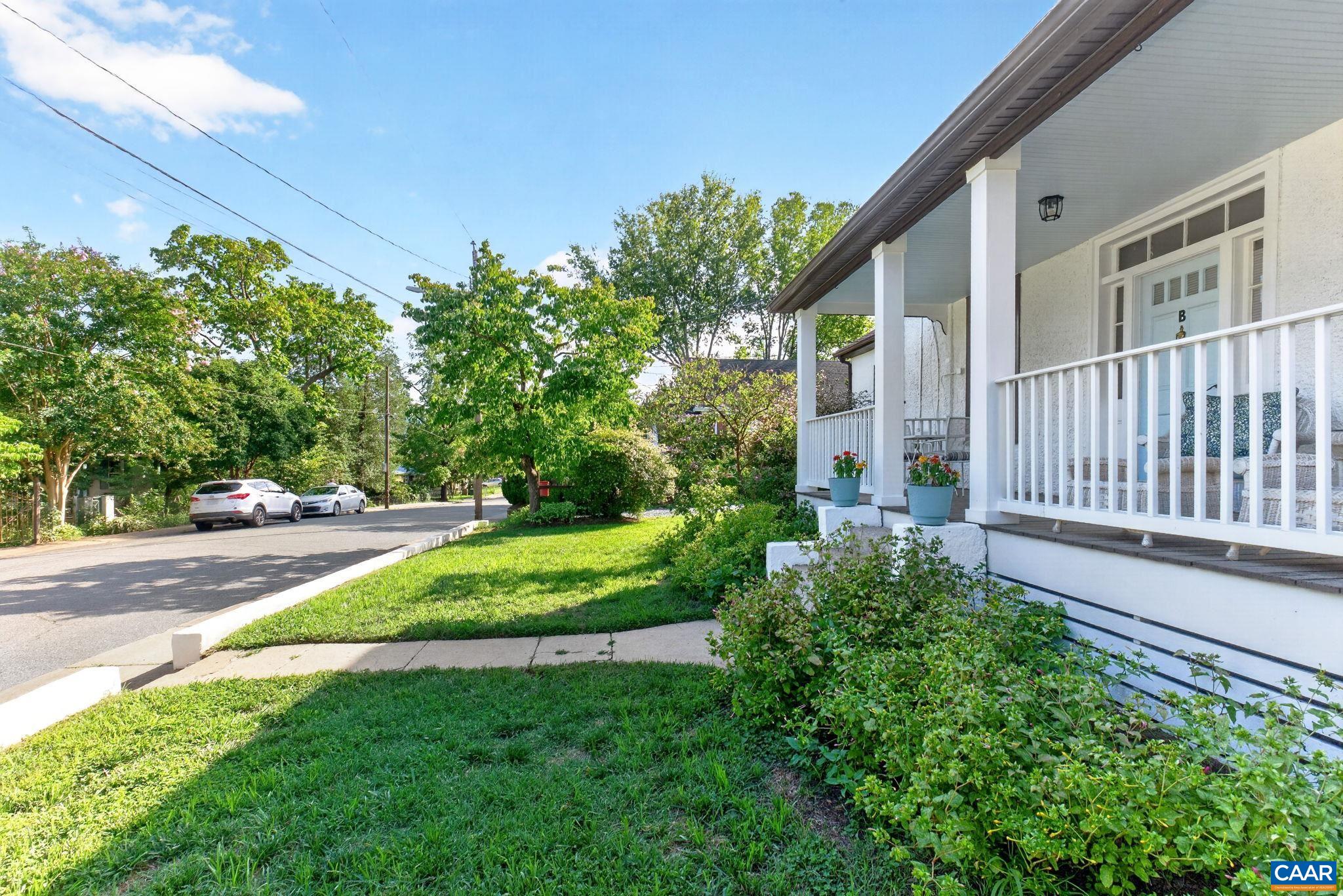 207 DOUGLAS AVE