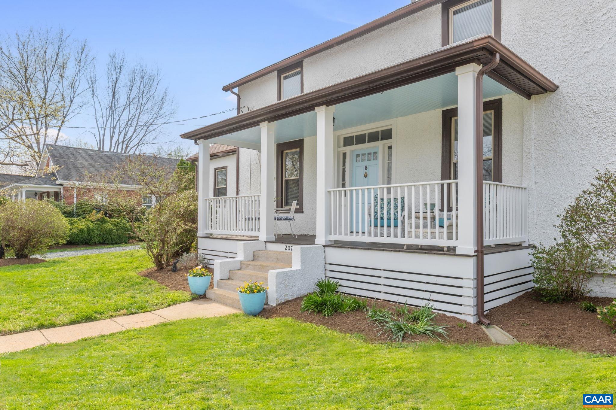207 DOUGLAS AVE