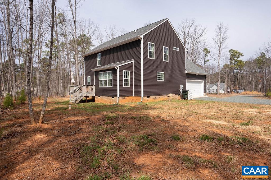 684 PINE CREST DR