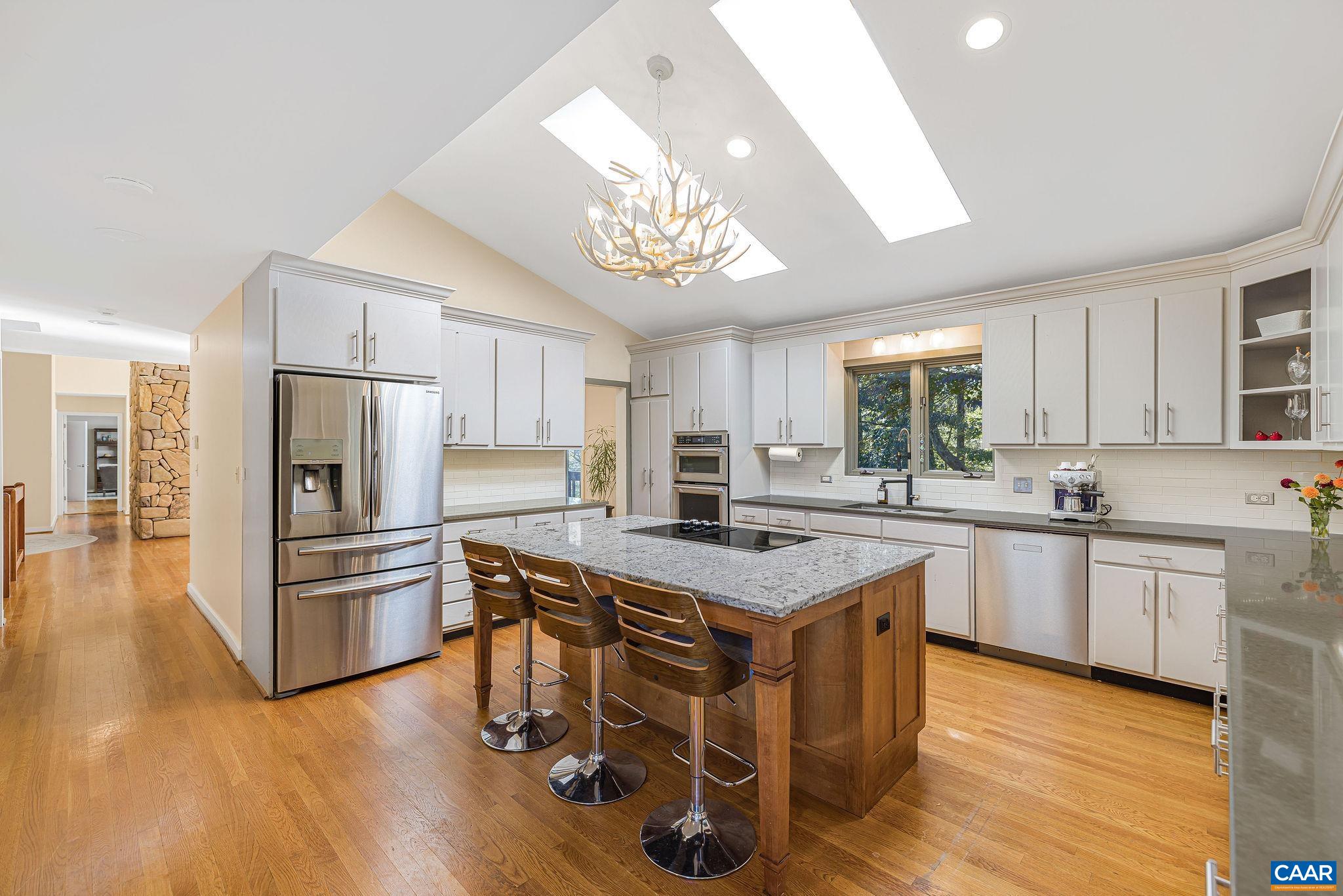 340 GRASSMERE RD
