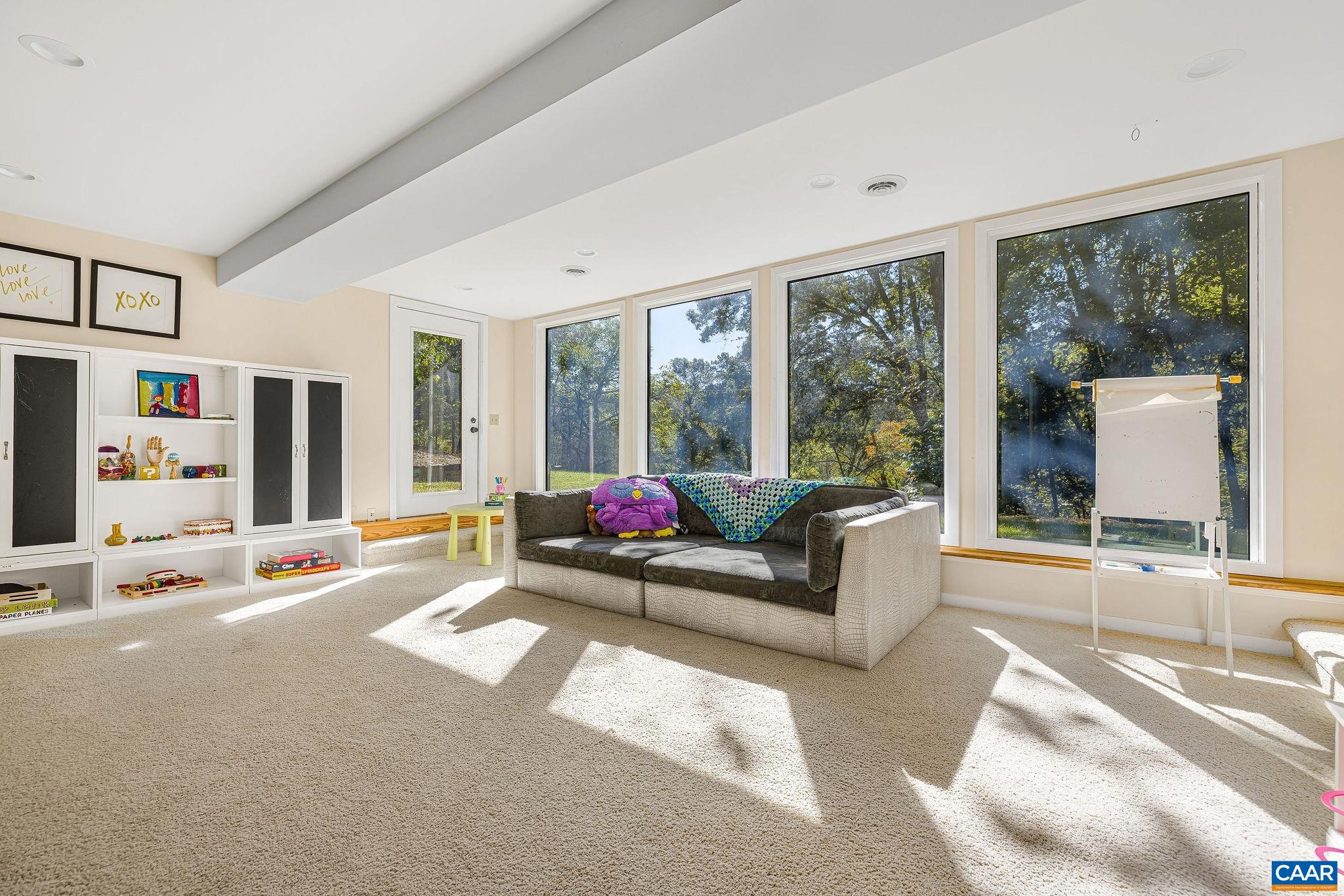 340 GRASSMERE RD