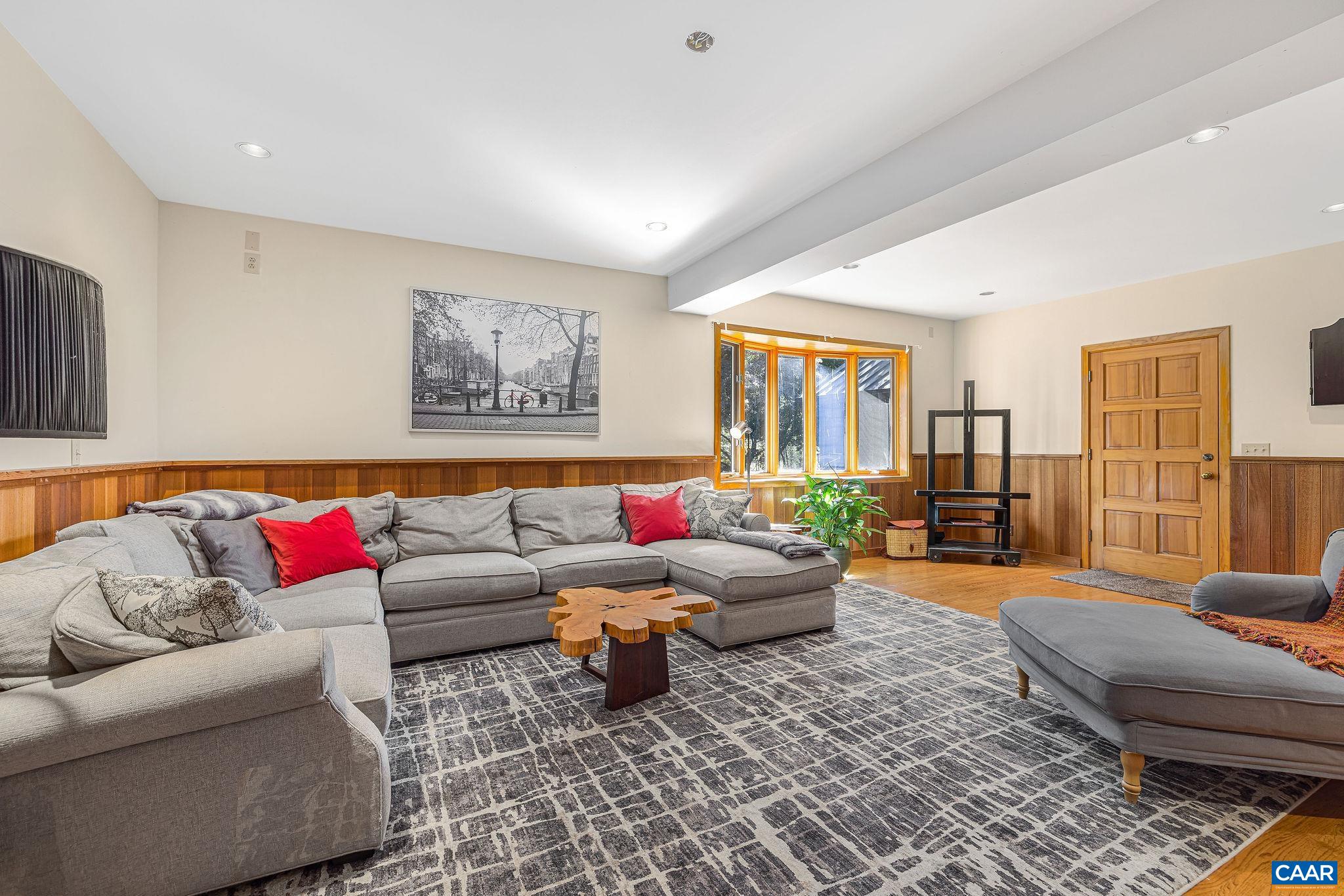 340 GRASSMERE RD