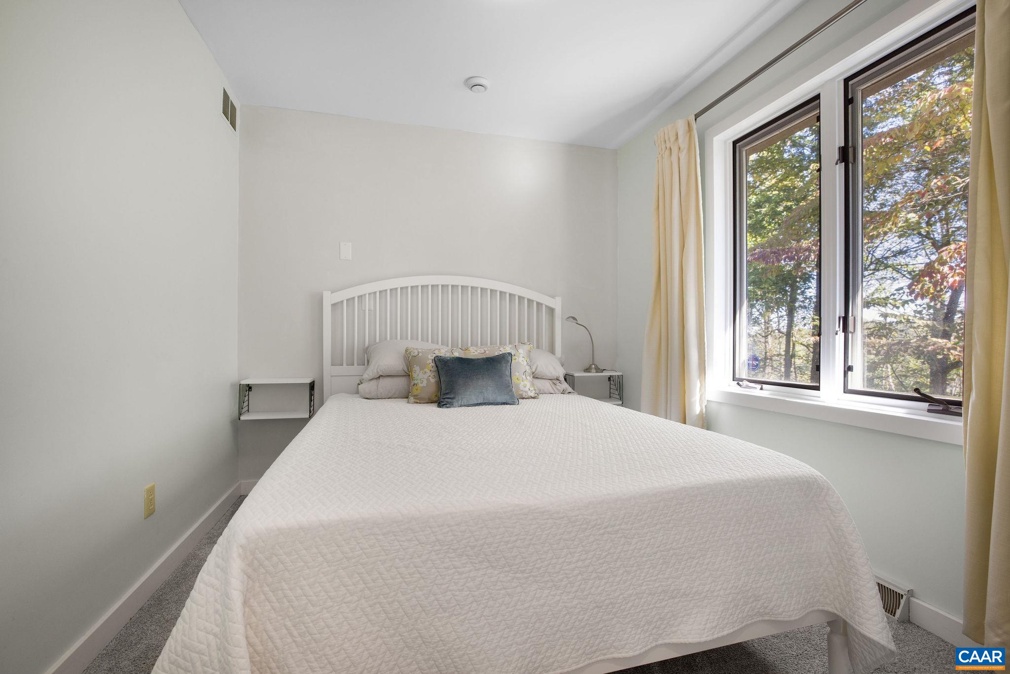 340 GRASSMERE RD