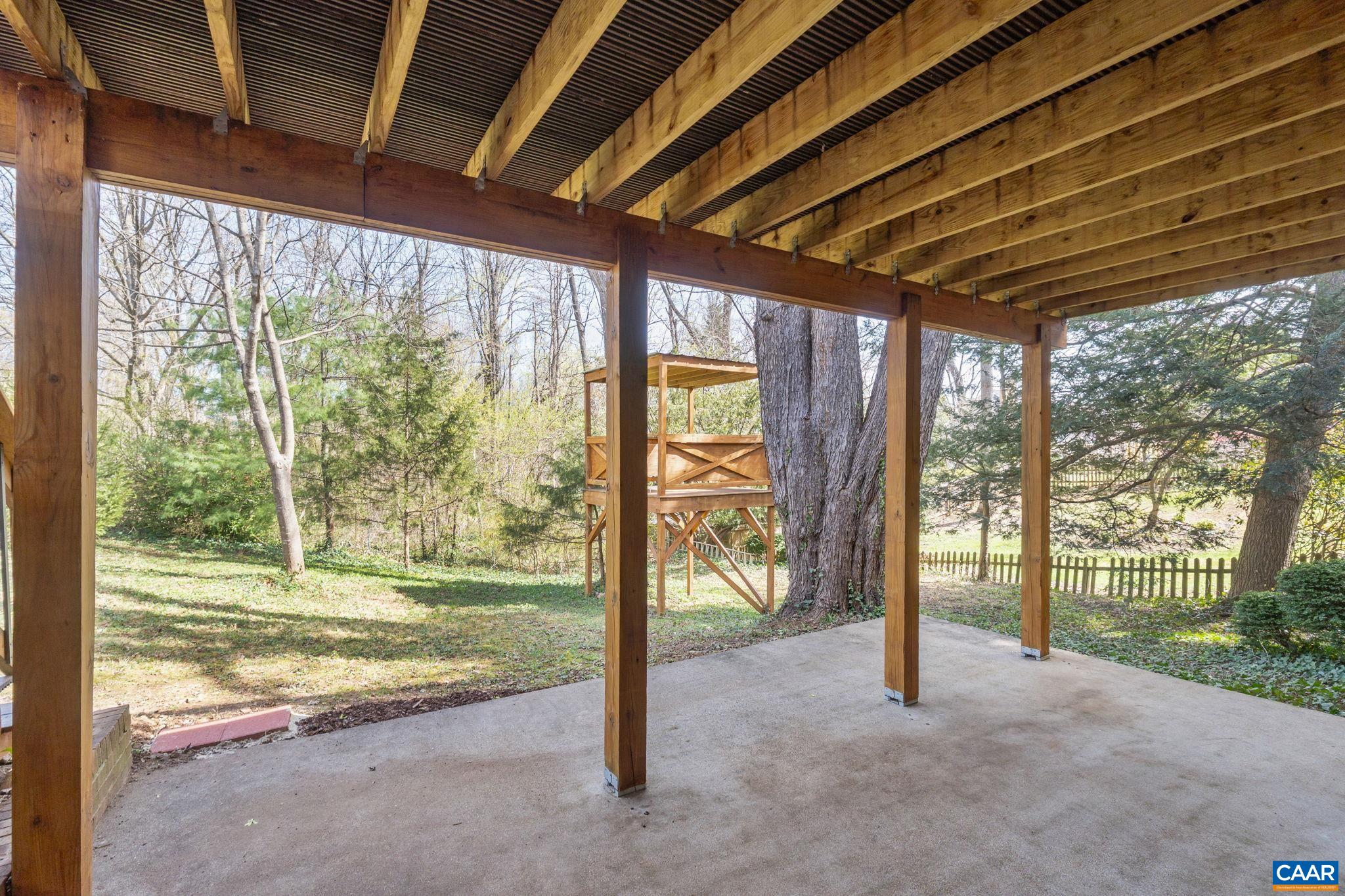 617 DAVIS AVE