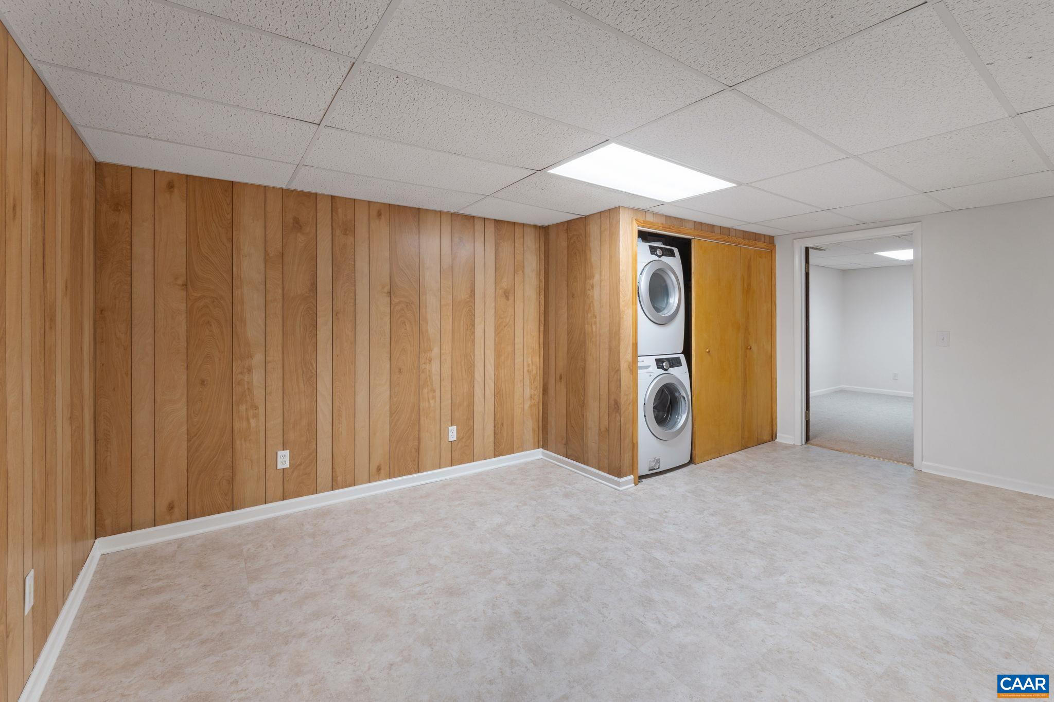 617 DAVIS AVE