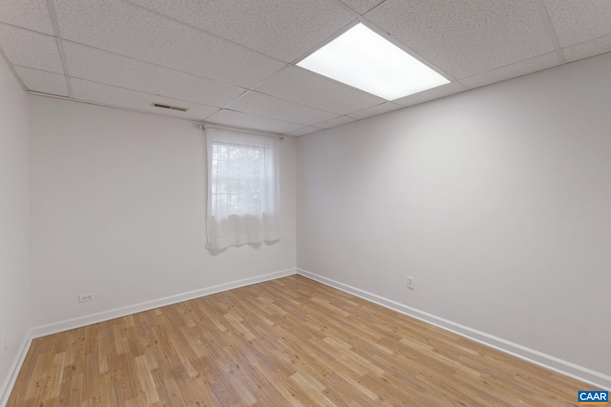 617 DAVIS AVE
