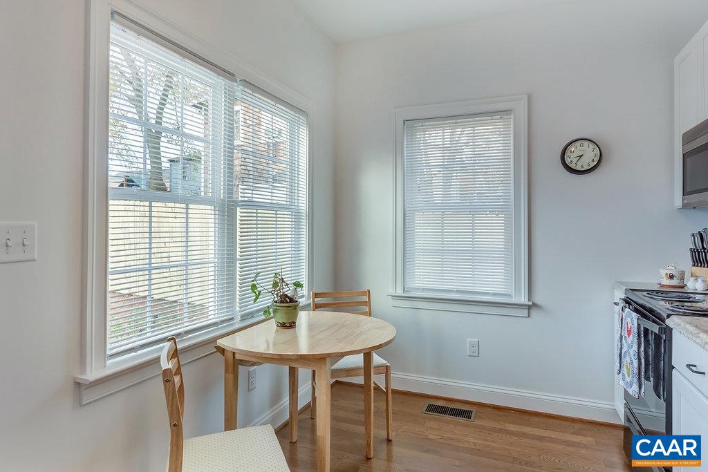 207 DOUGLAS AVE